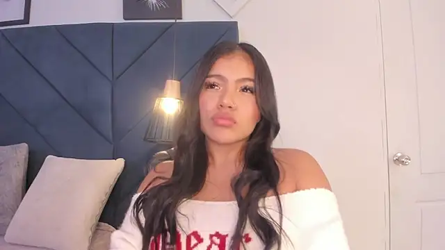 Snapshot of sarita_hills chatting on 12.18.24 sarita hills online show from 12.18.24