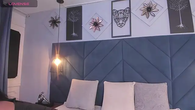 Snapshot of sarita_hills chatting on 12.28.24 sarita hills online show from 12.28.24