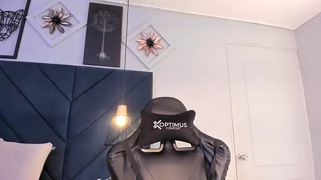 Snapshot of sarita_hills chatting on 12.31.24 sarita hills online show from 12.31.24