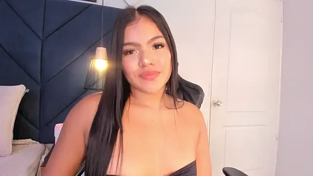 Snapshot of sarita_hills chatting on 12.31.24 sarita hills online show from 12.31.24