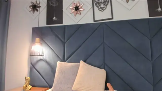 Snapshot of sarita_hills chatting on 11.30.25 sarita hills online show from 11.30.25