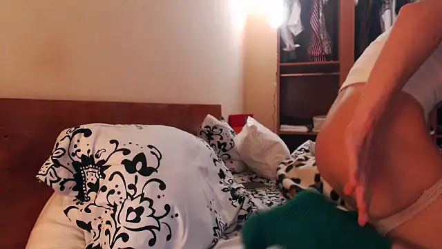 LovelyAndraGirl online show from 01.12.25