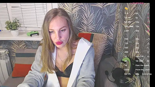 Kelly Hardy online show from 02.13.25