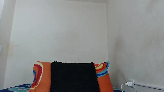 Snapshot of Britanylee_01x chatting on 02.14.26 Britanylee 01x online show from 02.14.26