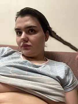 Snapshot of NikaMur chatting on 02.12.25 NikaMur online show from 02.12.25