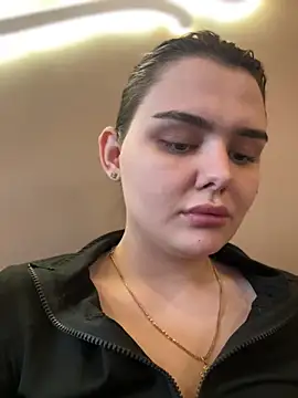 Snapshot of NikaMur chatting on 02.12.25 NikaMur online show from 02.12.25