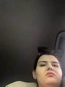 Snapshot of NikaMur chatting on 02.25.25 NikaMur online show from 02.25.25