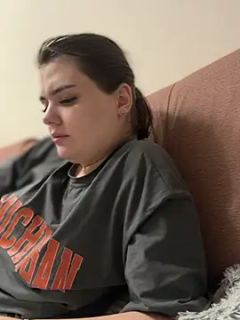 Snapshot of NikaMur chatting on 03.05.25 NikaMur online show from 03.05.25