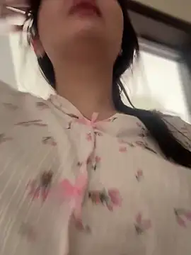 Snapshot of NikaMur chatting on 03.07.25 NikaMur online show from 03.07.25