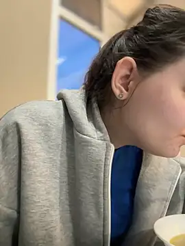 Snapshot of NikaMur chatting on 03.11.25 NikaMur online show from 03.11.25