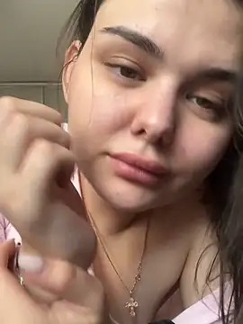 Snapshot of NikaMur chatting on 09.28.25 NikaMur online show from 09.28.25