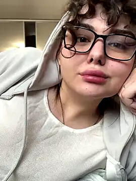 Snapshot of NikaMur chatting on 10.08.25 NikaMur online show from 10.08.25