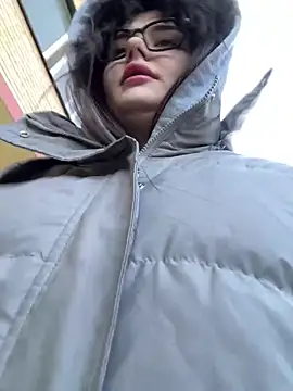 Snapshot of NikaMur chatting on 10.09.25 NikaMur online show from 10.09.25