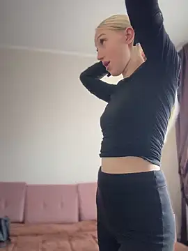 Snapshot of NikaMur chatting on 10.22.25 NikaMur online show from 10.22.25