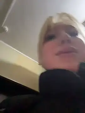 Snapshot of NikaMur chatting on 11.24.25 NikaMur online show from 11.24.25