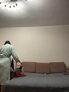 Snapshot of NikaMur chatting on 12.15.25 NikaMur online show from 12.15.25