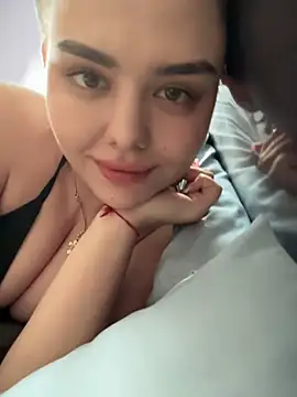 Snapshot of NikaMur chatting on 02.11.26 NikaMur online show from 02.11.26