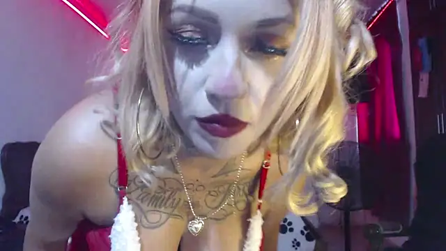 Snapshot of aliceesmith chatting on 12.22.24 aliceesmith online show from 12.22.24