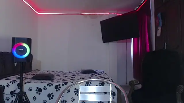 Snapshot of aliceesmith chatting on 09.14.25 aliceesmith online show from 09.14.25