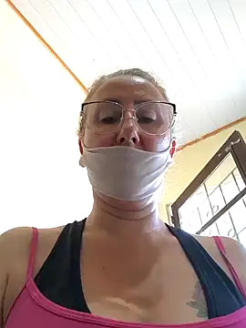 Snapshot of MILEIDE980 chatting on 02.28.25 MILEIDE980 online show from 02.28.25