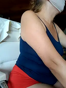 Snapshot of MILEIDE980 chatting on 03.07.25 MILEIDE980 online show from 03.07.25