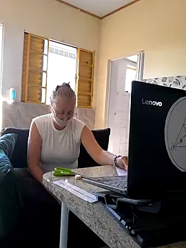 Snapshot of MILEIDE980 chatting on 03.20.25 MILEIDE980 online show from 03.20.25