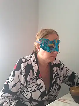 Snapshot of MILEIDE980 chatting on 09.26.25 MILEIDE980 online show from 09.26.25