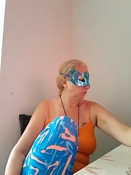 Snapshot of MILEIDE980 chatting on 11.03.25 MILEIDE980 online show from 11.03.25