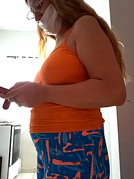 Snapshot of MILEIDE980 chatting on 11.06.25 MILEIDE980 online show from 11.06.25