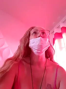 Snapshot of MILEIDE980 chatting on 11.08.25 MILEIDE980 online show from 11.08.25