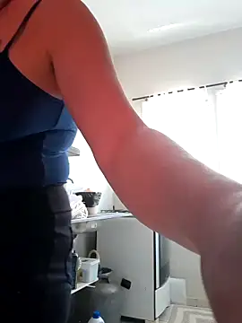 Snapshot of MILEIDE980 chatting on 11.12.25 MILEIDE980 online show from 11.12.25