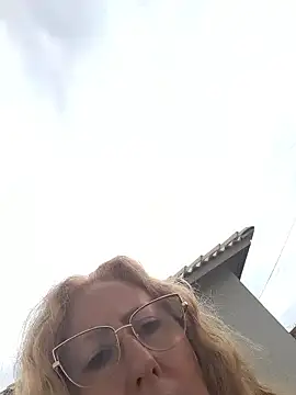 Snapshot of MILEIDE980 chatting on 11.14.25 MILEIDE980 online show from 11.14.25