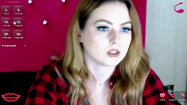 Snapshot of Erryka chatting on 01.28.25 Erryka online show from 01.28.25