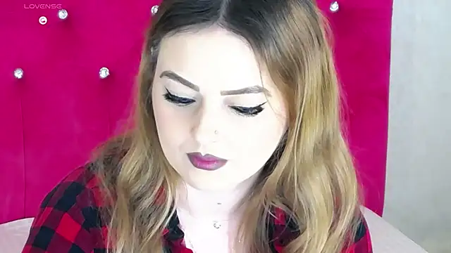 Snapshot of Erryka chatting on 02.21.25 Erryka online show from 02.21.25