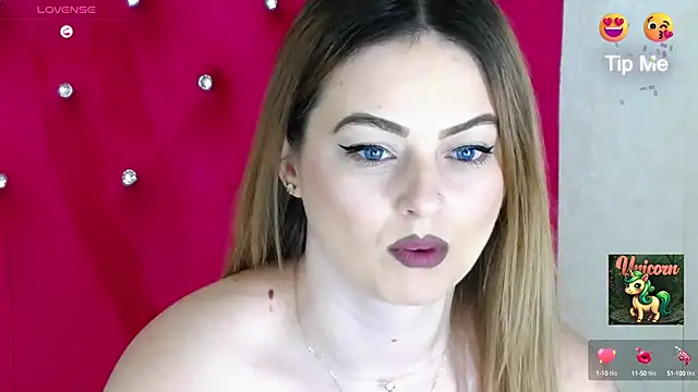 Snapshot of Erryka chatting on 03.08.25 Erryka online show from 03.08.25