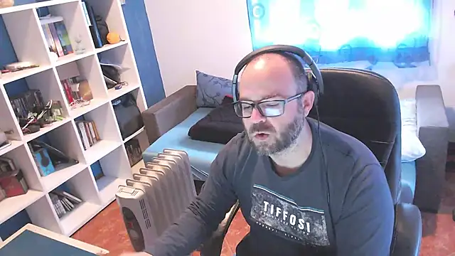 ravingr4d4 online show from 03.18.25