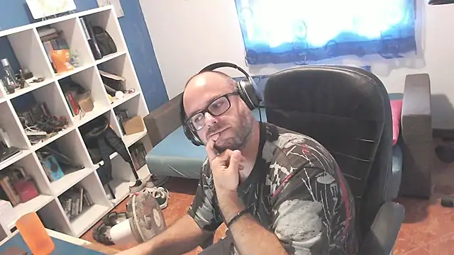 ravingr4d4 online show from 09.16.25