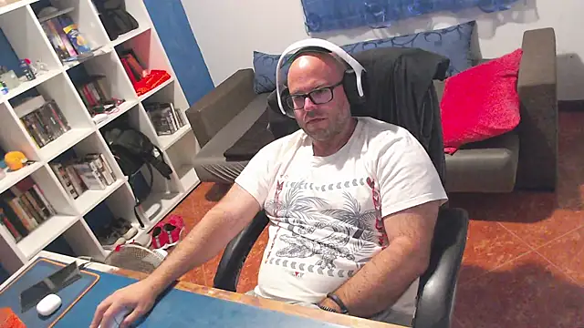 ravingr4d4 online show from 06.18.26