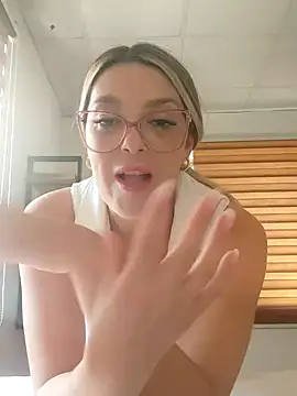 Snapshot of Daniela77771 chatting on 02.12.25 Daniela77771 online show from 02.12.25