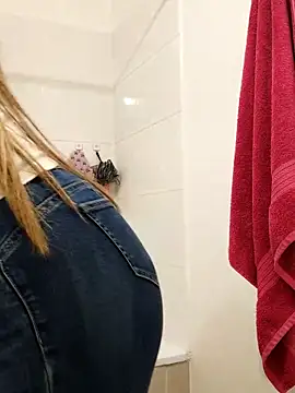 Daniela77771 online show from 04.28.26