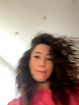 Snapshot of Yunasi chatting on 09.17.25 Yunasi online show from 09.17.25