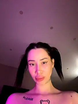 Snapshot of Yunasi chatting on 11.03.25 Yunasi online show from 11.03.25