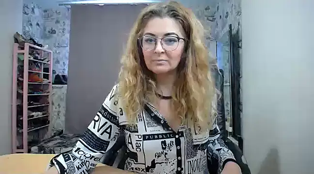 Helen1974 online show from 02.19.25