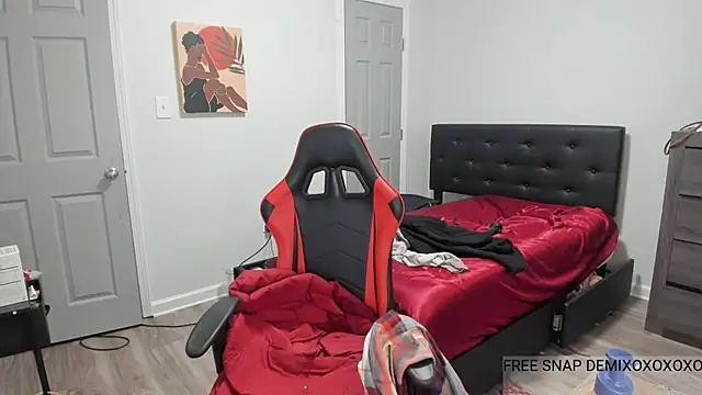 demi xoxo online show from 12.04.24