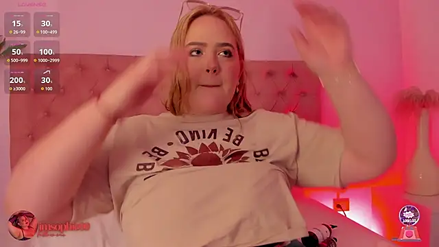 Snapshot of sophiarossee_ chatting on 09.10.25 sophiarossee online show from 09.10.25