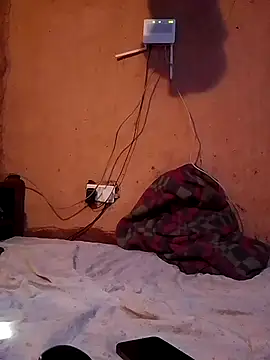 cute naimah online show from 11.26.25