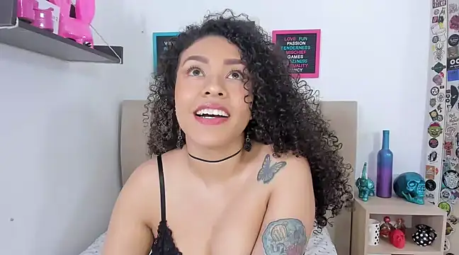 Snapshot of Zoe_Gruber chatting on 02.08.25 Zoe Gruber online show from 02.08.25