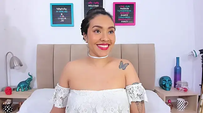 Snapshot of Zoe_Gruber chatting on 03.10.25 Zoe Gruber online show from 03.10.25