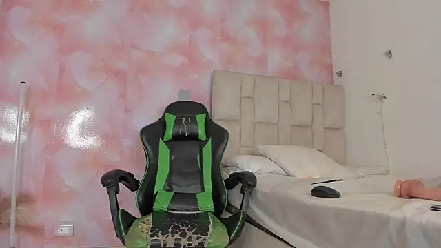 emily lean  online show from 10.01.25