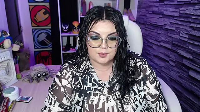 Snapshot of juliette_rd chatting on 06.16.26 juliette rd online show from 06.16.26